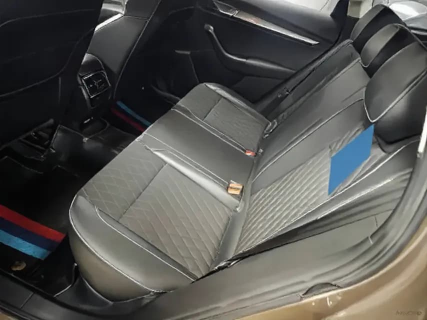 Vehicle thumbnail 4