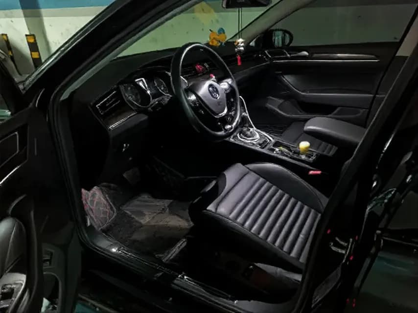 Vehicle thumbnail 6