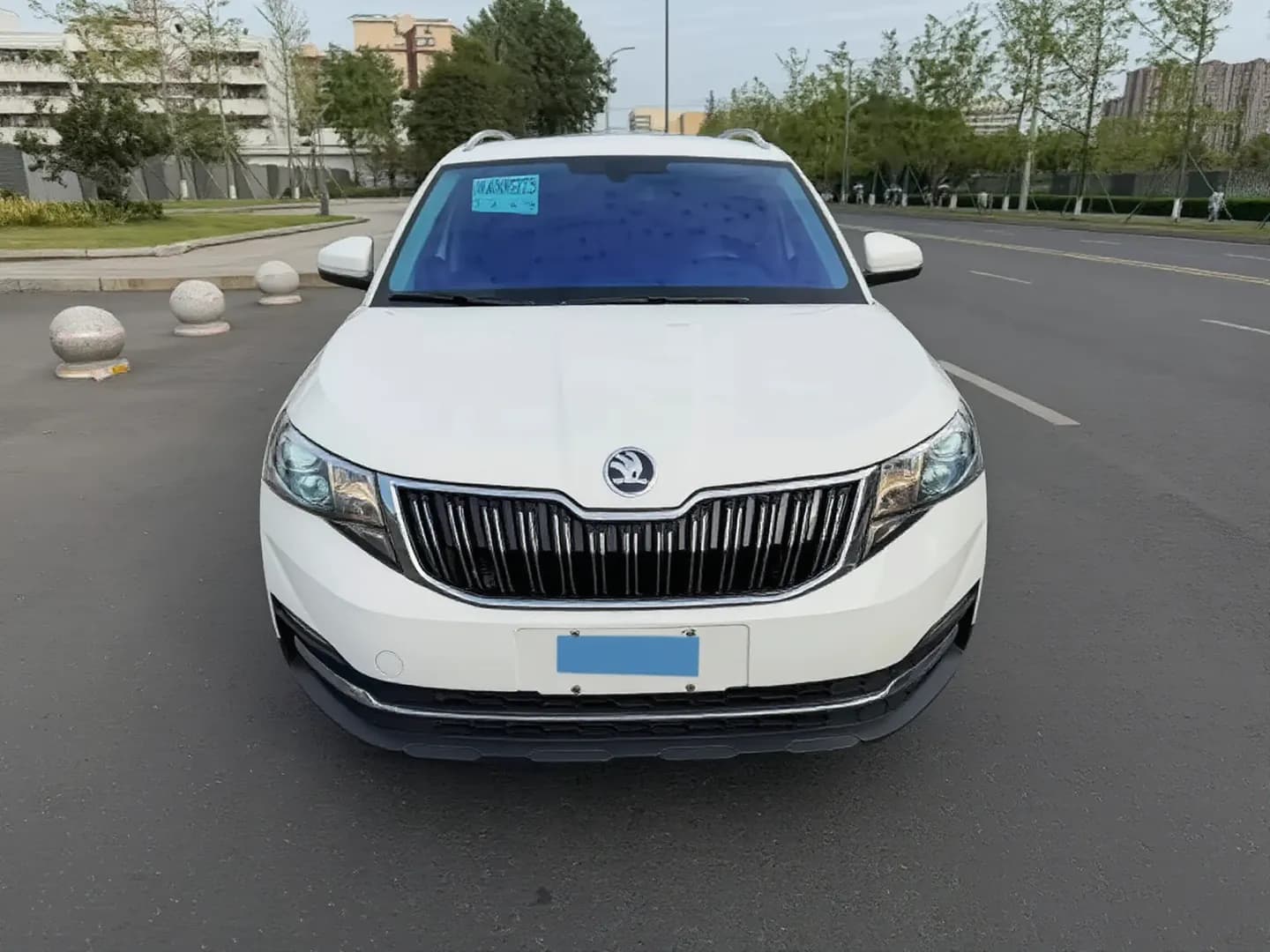Vehicle thumbnail 2