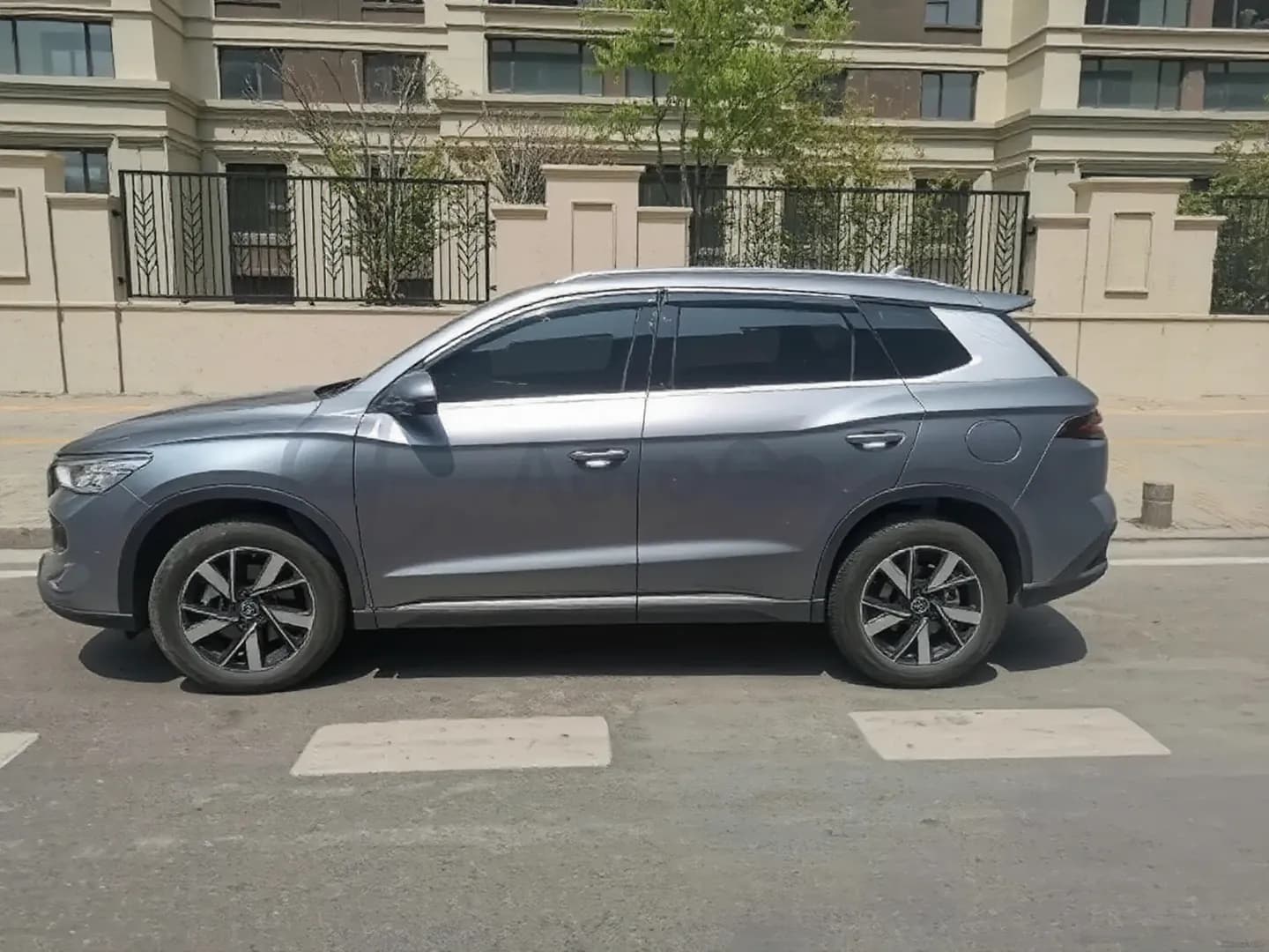 Vehicle thumbnail 3