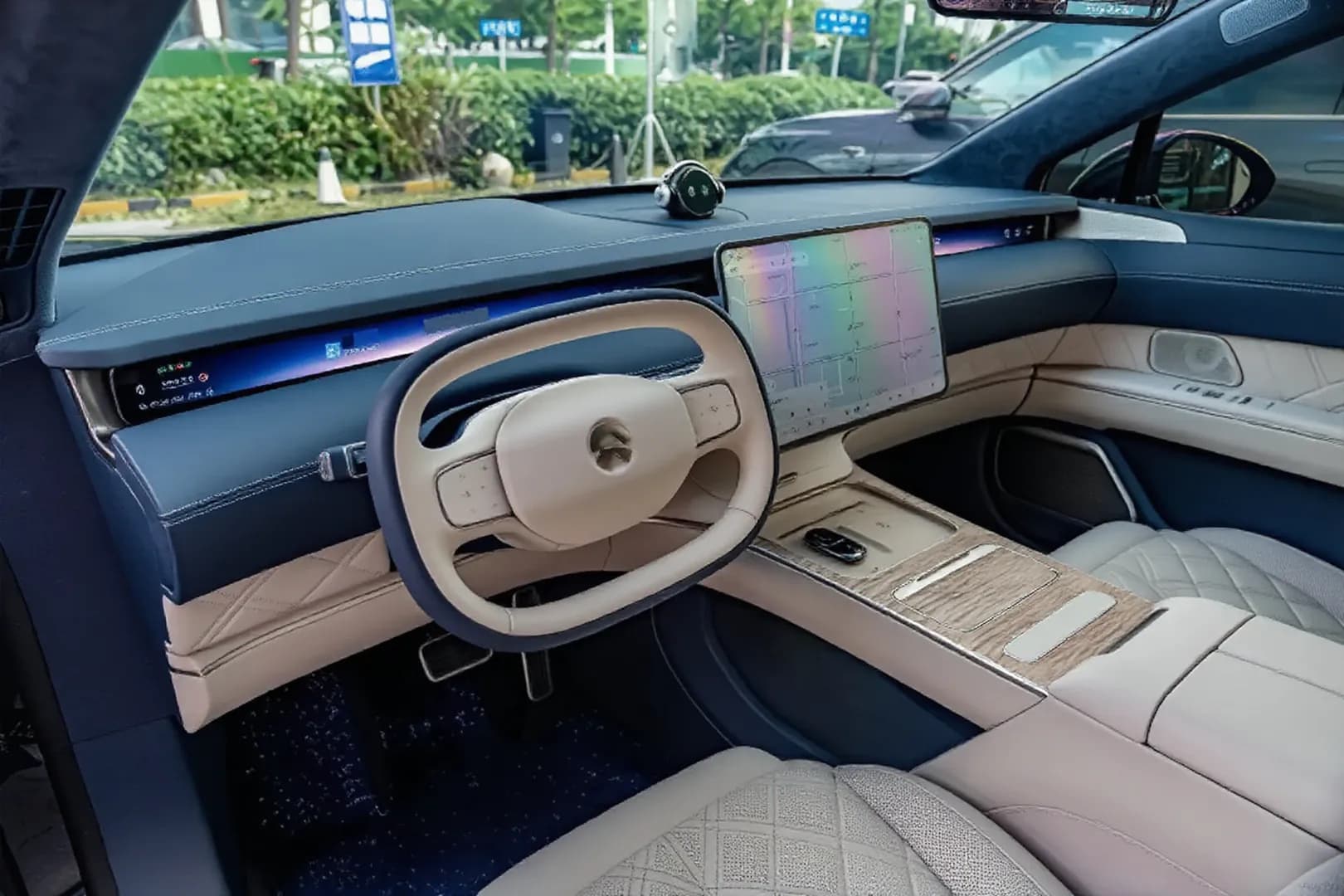 Vehicle thumbnail 4