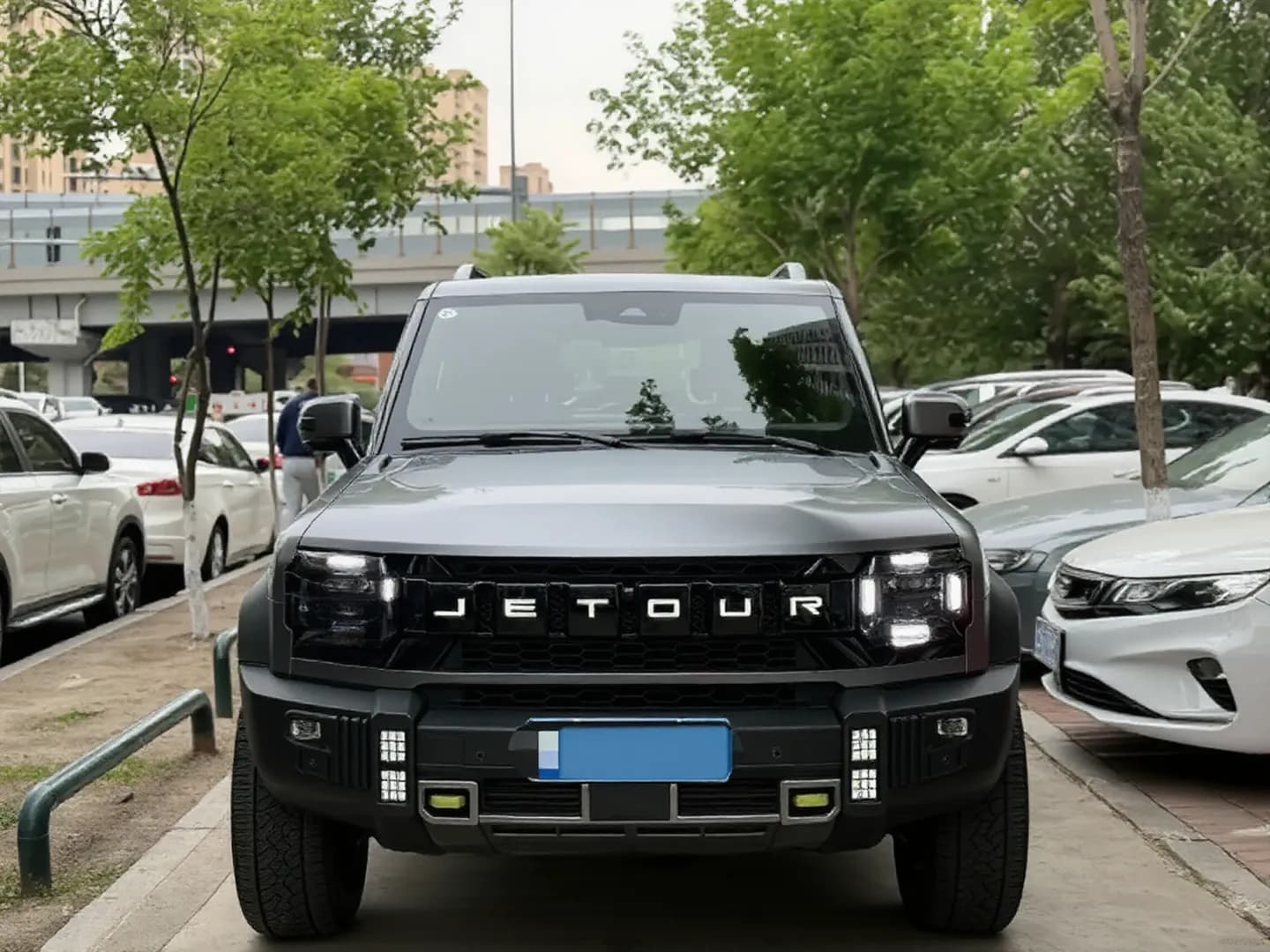 Vehicle thumbnail 2