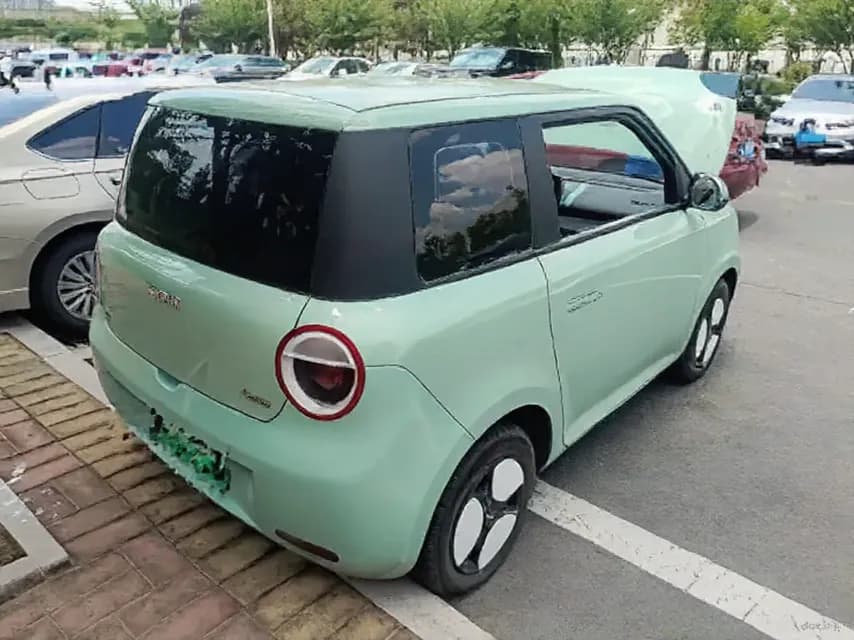 Vehicle thumbnail 2