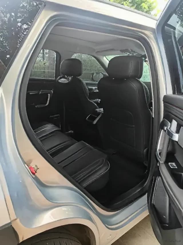 Vehicle thumbnail 6