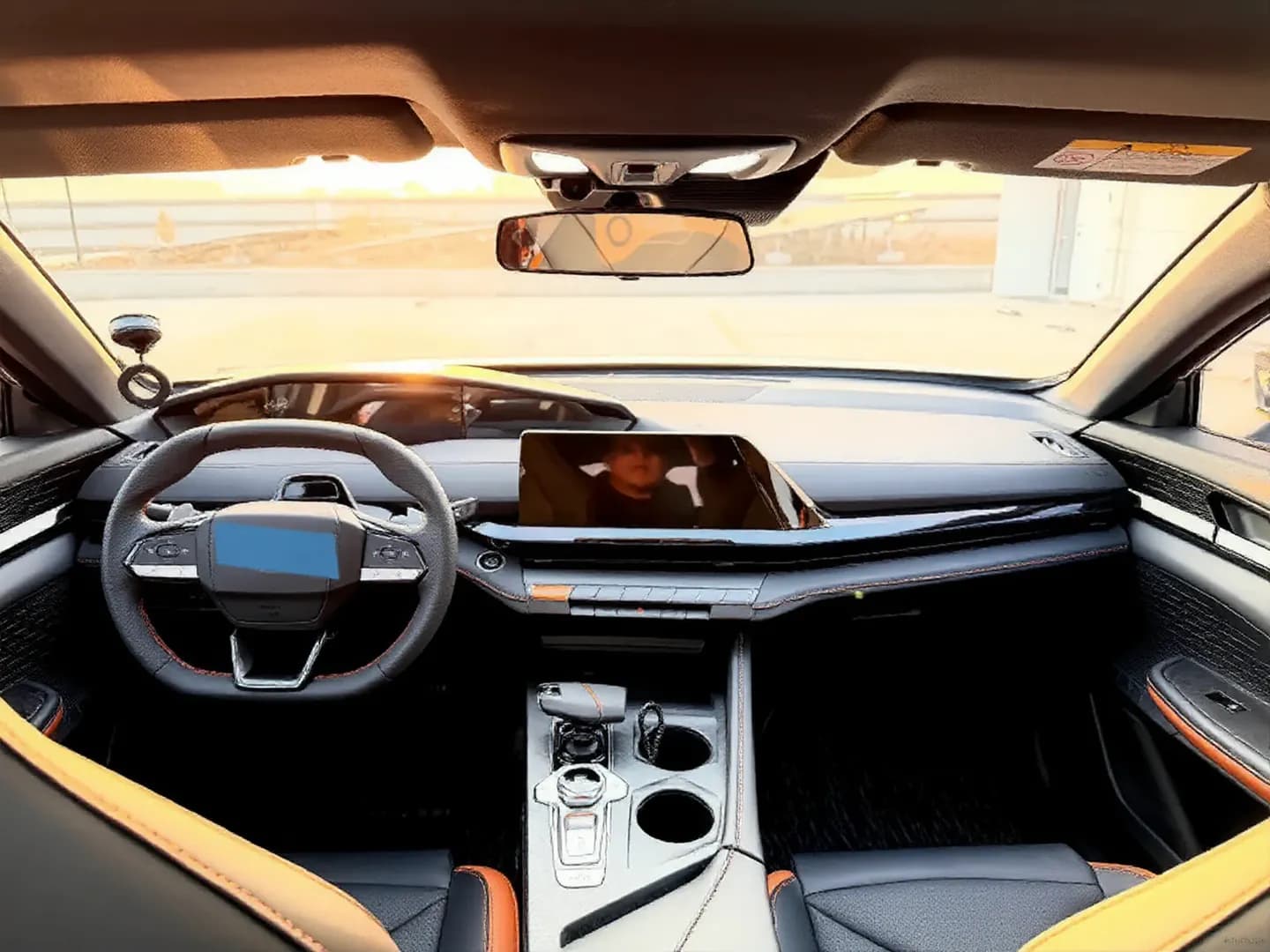 Vehicle thumbnail 5