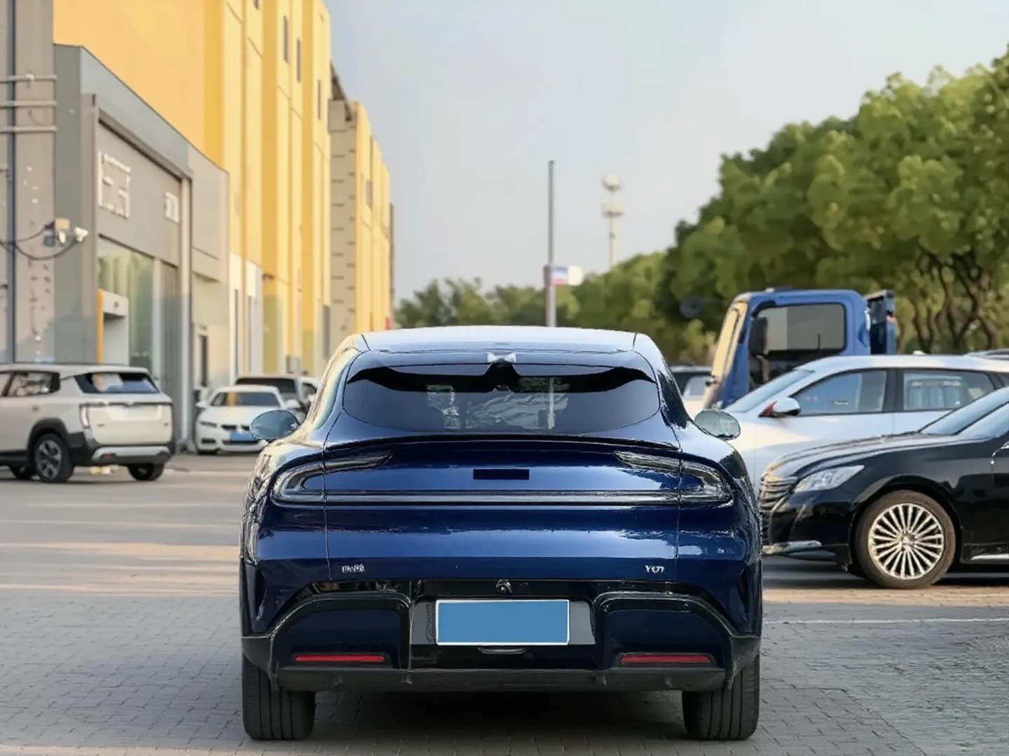 Vehicle thumbnail 4