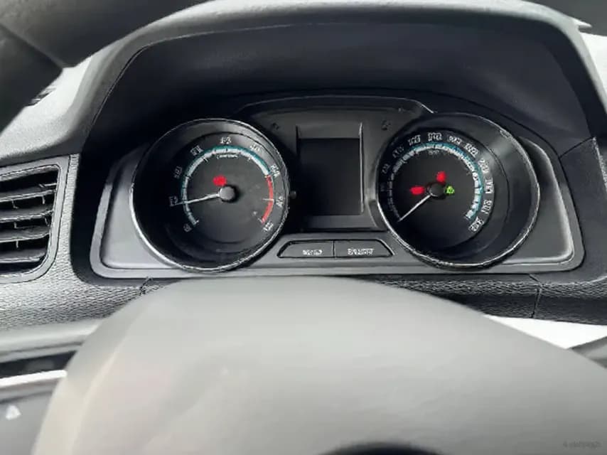 Vehicle thumbnail 6