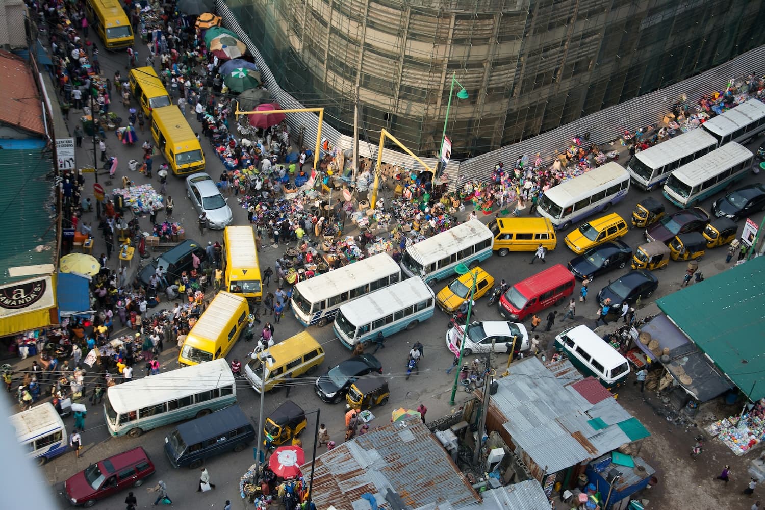 Naira vs Dollar: How to Manage Currency Risk When Importing a Car from China
